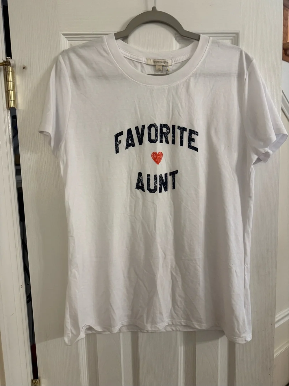 Favorite Daughter White Tee with Navy 'FAVORITE AUNT' and Red Heart